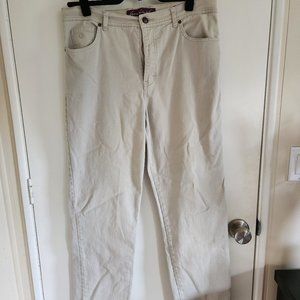 Gloria Vanderbuilt "Amanda" Size 14, Tan